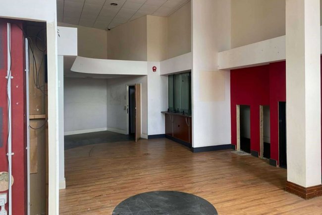 100 High Street, Tonbridge, TN9 1AN 2