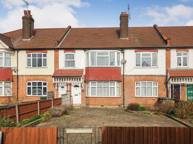 Flat 4 Kennard Mansions, Friern Barnet Road, New Southgate, London, N11 3DN 8