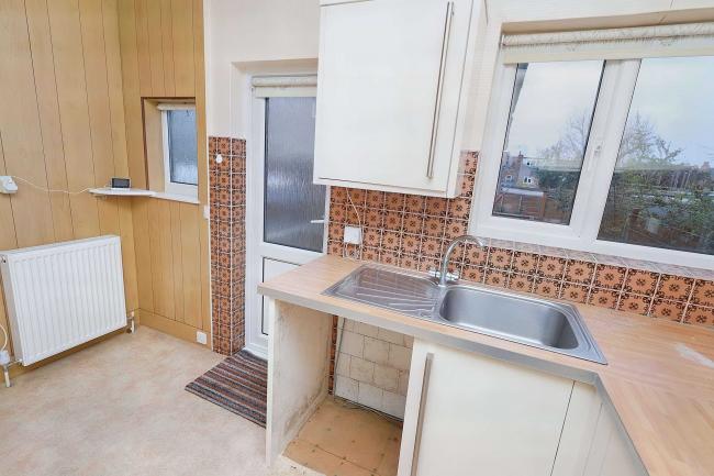 Flat 4 Kennard Mansions, Friern Barnet Road, New Southgate, London, N11 3DN 8