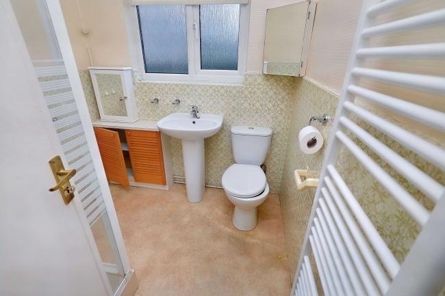 Flat 4 Kennard Mansions, Friern Barnet Road, New Southgate, London, N11 3DN 8