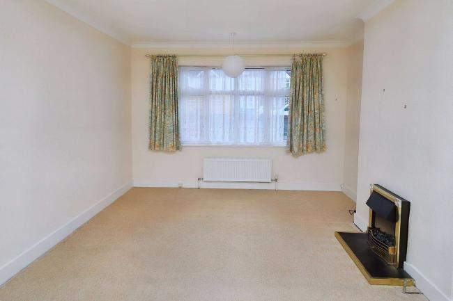 Flat 4 Kennard Mansions, Friern Barnet Road, New Southgate, London, N11 3DN 8