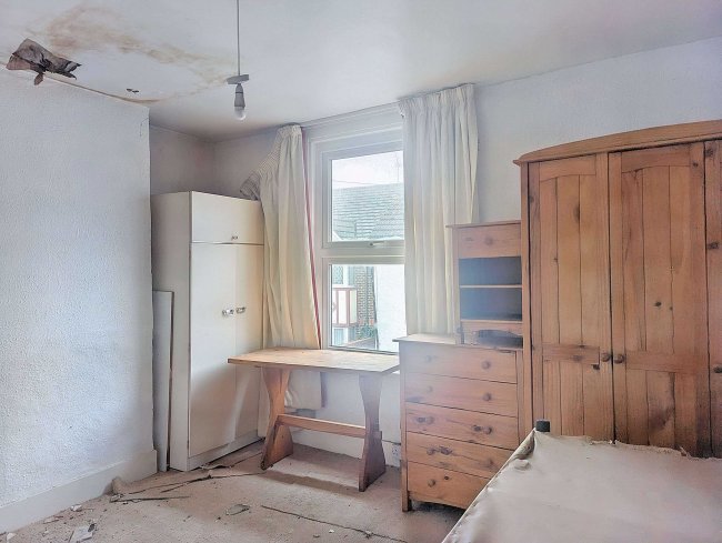 17 Elliott Street, Gravesend, Kent, DA12 2JP 7