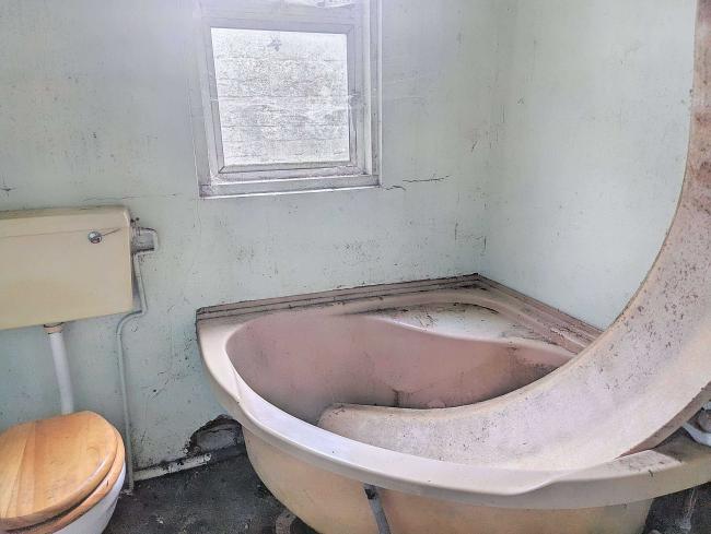 17 Elliott Street, Gravesend, Kent, DA12 2JP 7