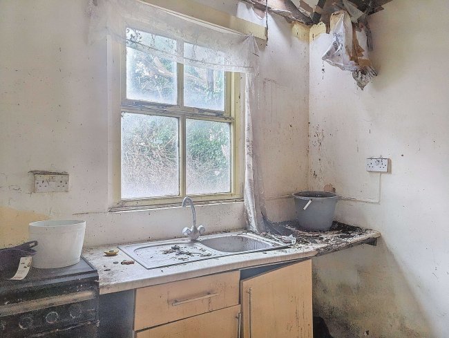 17 Elliott Street, Gravesend, Kent, DA12 2JP 7