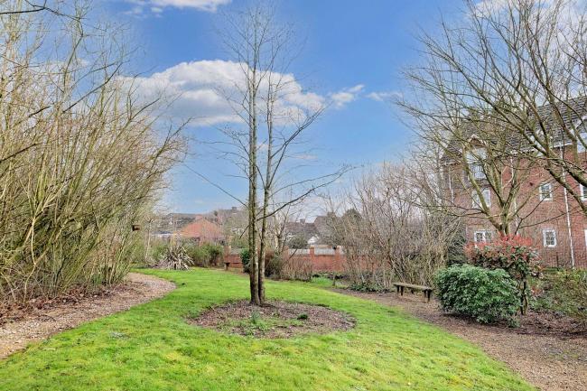 27 Marina View, Fazeley, Tamworth, B78 3BF 8