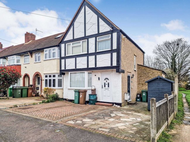 161 Bramblewood Close, Carshalton, SM5 1PH 7