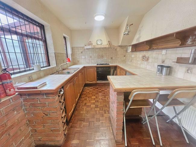 26 Eltham Close, Nottingham NG8 6BS 4