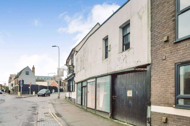 12-13 Magdalen Street, Colchester, Essex CO1 2JT 7