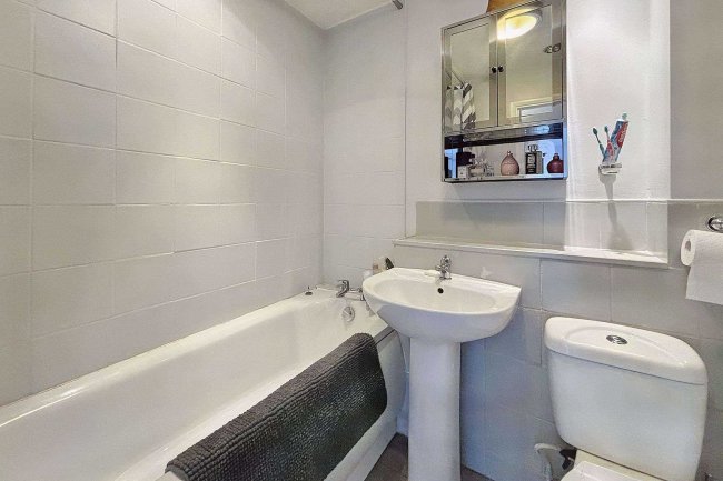 9 Eagle Close, Waltham Abbey, EN9 3NA 9