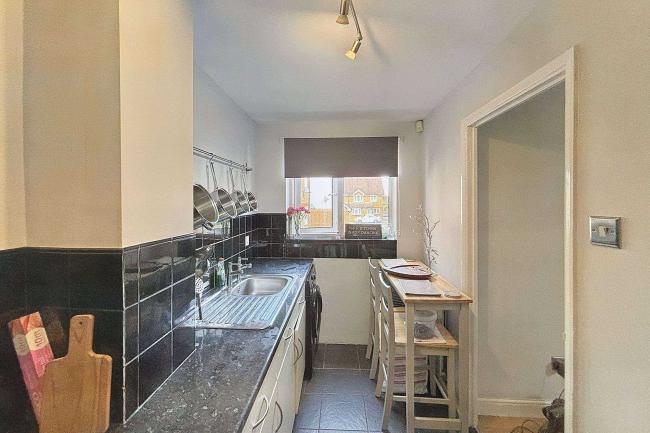 9 Eagle Close, Waltham Abbey, EN9 3NA 9