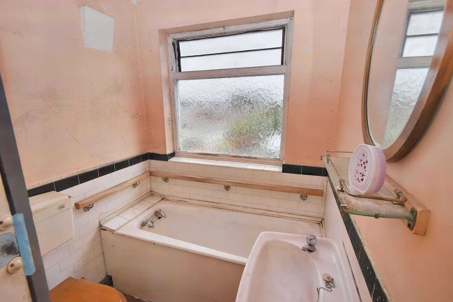 86 Aldershaw Road, Birmingham, West Midlands, B26 1HN 1