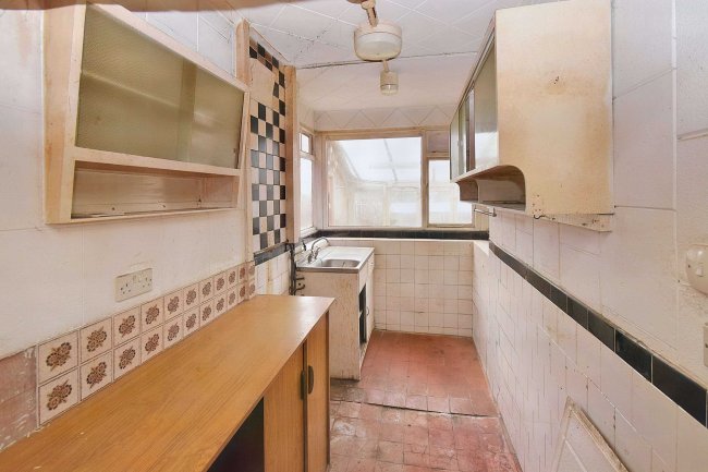 86 Aldershaw Road, Birmingham, West Midlands, B26 1HN 1