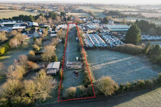 3 Greatfield Nr Royal Wootton Bassett, Wiltshire SN4 8EQ 2