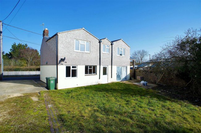 3 Greatfield Nr Royal Wootton Bassett, Wiltshire SN4 8EQ 2