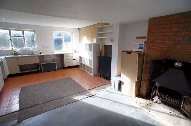 3 Greatfield Nr Royal Wootton Bassett, Wiltshire SN4 8EQ 2