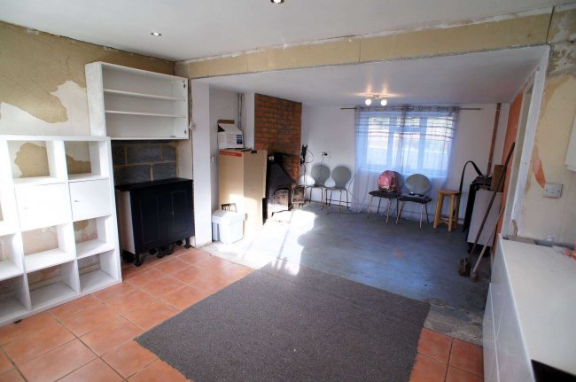 3 Greatfield Nr Royal Wootton Bassett, Wiltshire SN4 8EQ 2