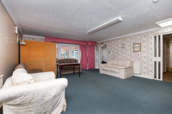 Bolds Court, Rogers Lane, Stoke Poges, Buckinghamshire, SL2 4LR 3