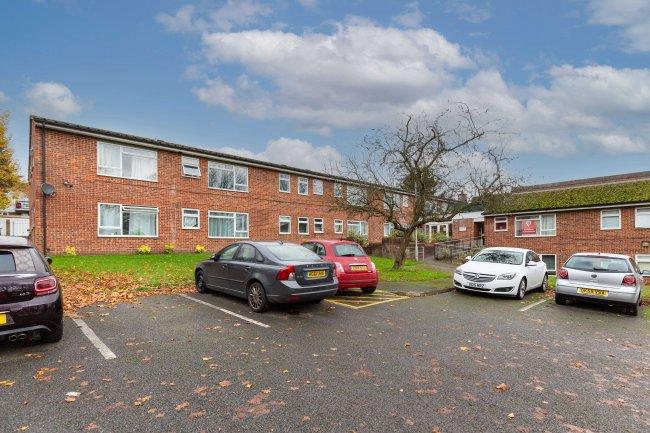 Bolds Court, Rogers Lane, Stoke Poges, Buckinghamshire, SL2 4LR 3