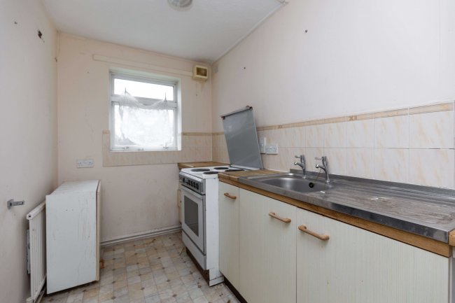 Bolds Court, Rogers Lane, Stoke Poges, Buckinghamshire, SL2 4LR 3