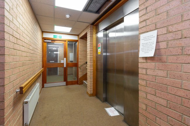 Bolds Court, Rogers Lane, Stoke Poges, Buckinghamshire, SL2 4LR 3