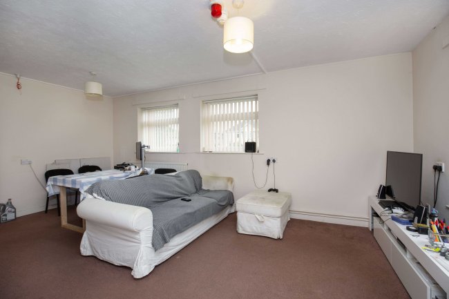 Bolds Court, Rogers Lane, Stoke Poges, Buckinghamshire, SL2 4LR 3