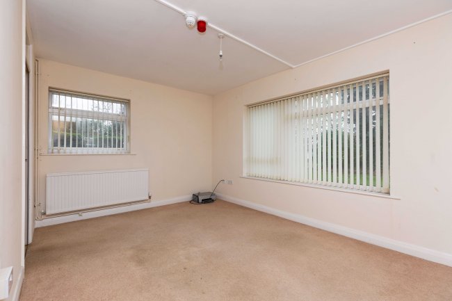 Bolds Court, Rogers Lane, Stoke Poges, Buckinghamshire, SL2 4LR 3