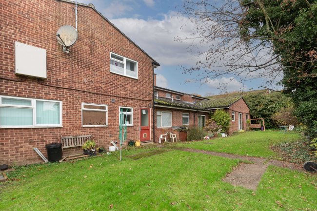 Bolds Court, Rogers Lane, Stoke Poges, Buckinghamshire, SL2 4LR 3