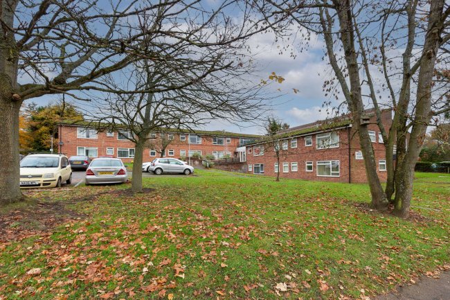 Bolds Court, Rogers Lane, Stoke Poges, Buckinghamshire, SL2 4LR 3