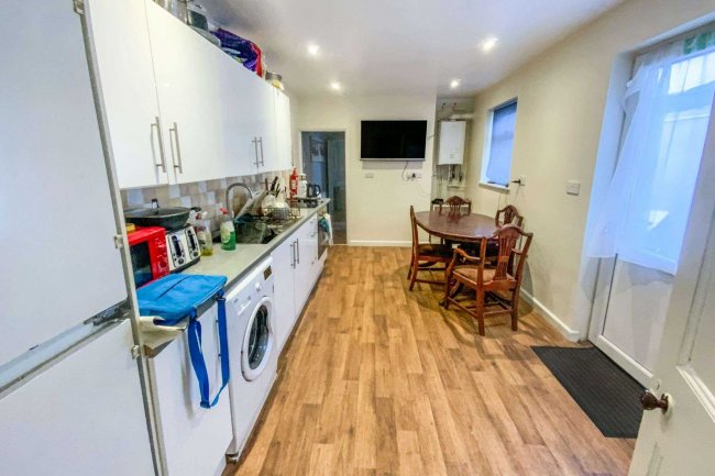 162 Albert Road, Plymouth, PL2 1AQ 5