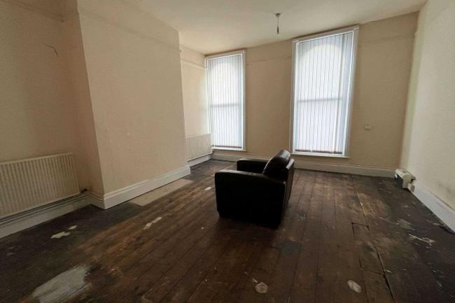 5 Market Place, Louth, LN11 9NR 7