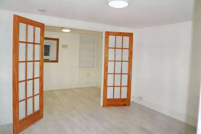 The rear flat, 4 St Marks Hill, Surbiton KT6 4PW 5