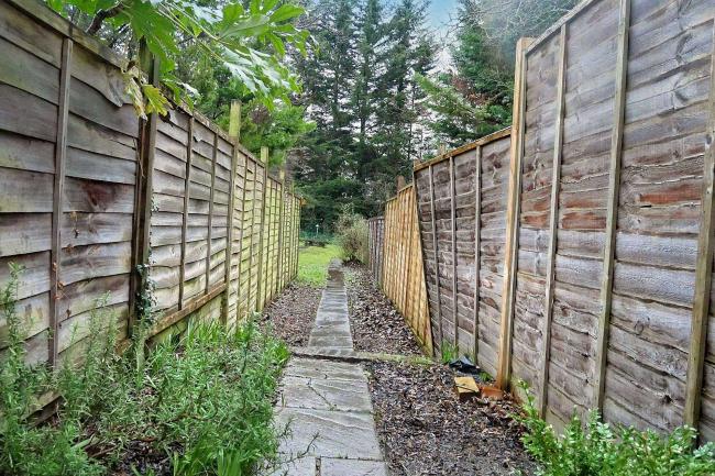 The rear flat, 4 St Marks Hill, Surbiton KT6 4PW 5