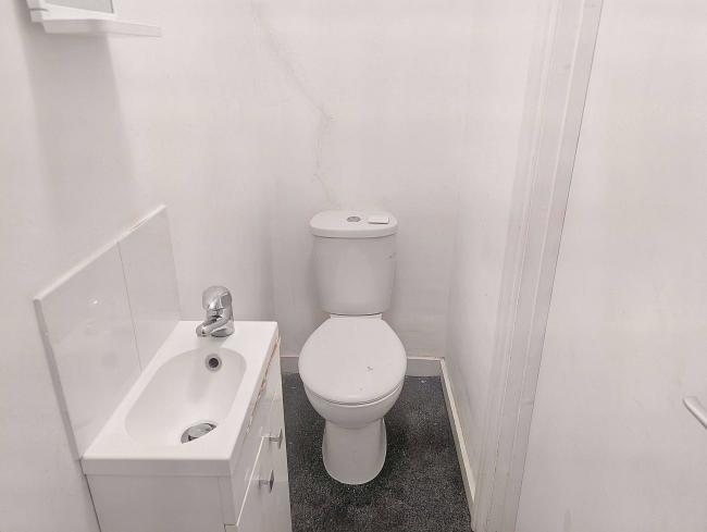 Flat 3, 1 Borough Hill, Croydon, CR0 4LP 8