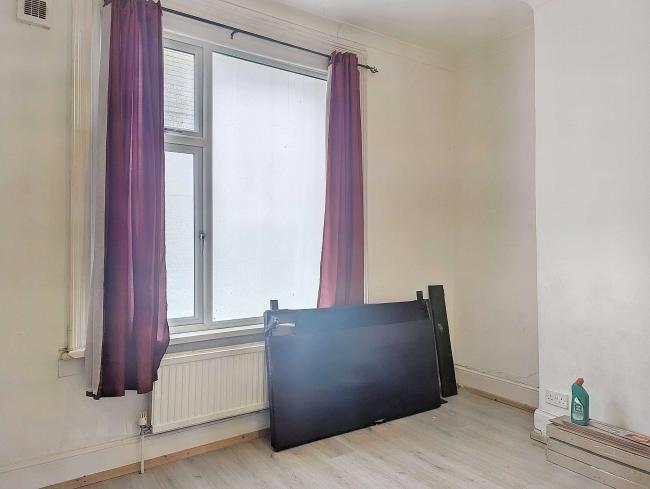 Flat 3, 1 Borough Hill, Croydon, CR0 4LP 8