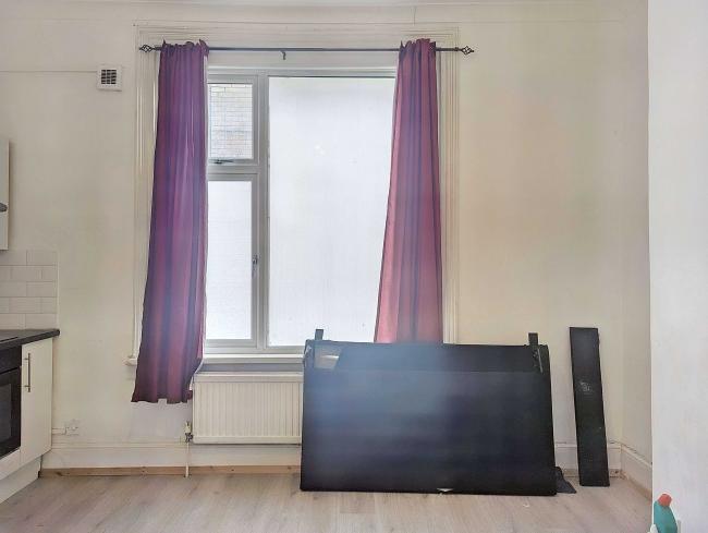 Flat 3, 1 Borough Hill, Croydon, CR0 4LP 8