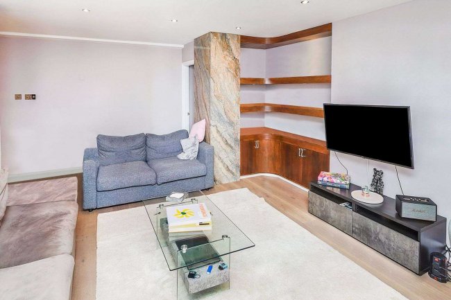 Flat 16 Princes Court, 88 Brompton Road, Knightsbridge, London, SW3 1ES 6