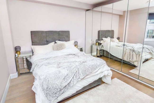 Flat 16 Princes Court, 88 Brompton Road, Knightsbridge, London, SW3 1ES 6