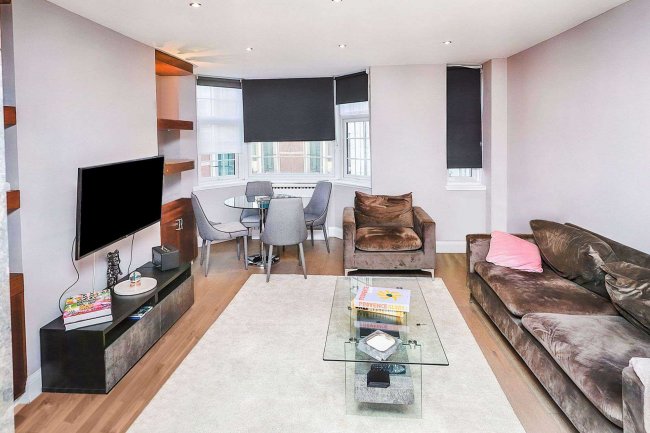 Flat 16 Princes Court, 88 Brompton Road, Knightsbridge, London, SW3 1ES 6
