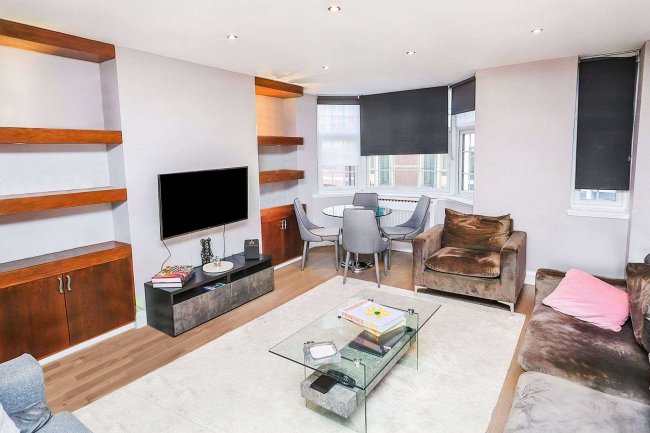 Flat 16 Princes Court, 88 Brompton Road, Knightsbridge, London, SW3 1ES 6