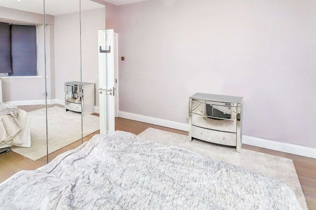 Flat 16 Princes Court, 88 Brompton Road, Knightsbridge, London, SW3 1ES 6