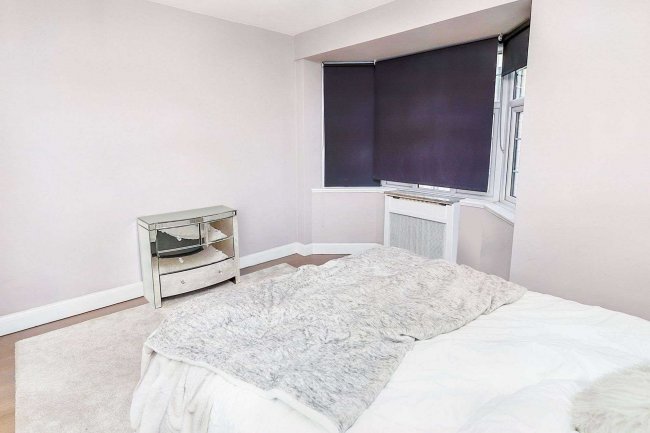 Flat 16 Princes Court, 88 Brompton Road, Knightsbridge, London, SW3 1ES 6