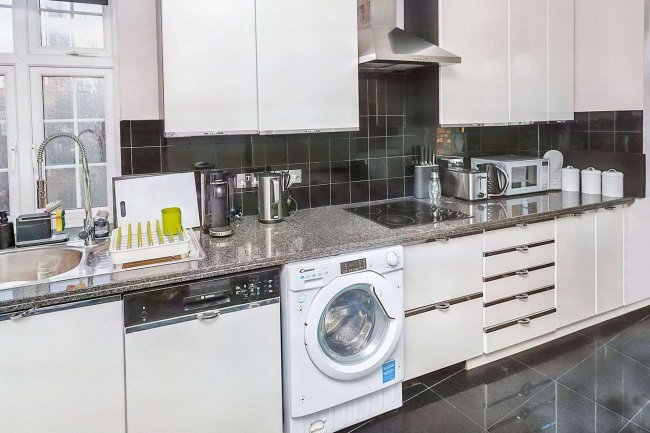 Flat 16 Princes Court, 88 Brompton Road, Knightsbridge, London, SW3 1ES 6