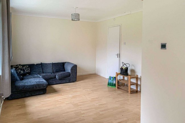 26 St Leonards Park, East Grinstead, W Sussex, RH19 1EE 2