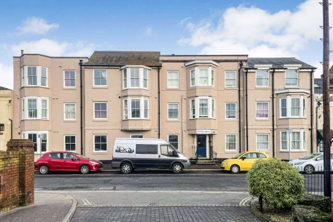 Flat 14, 37 West Street, Bognor Regis, PO21 1FS 10