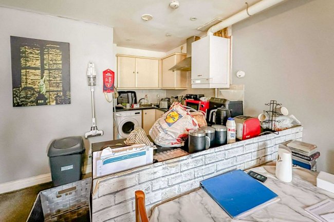 Flat 14, 37 West Street, Bognor Regis, PO21 1FS 10