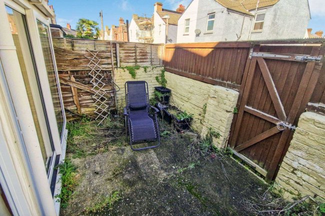 5 Neville Road, Eastbourne, East Sussex, BN22 8HR 3