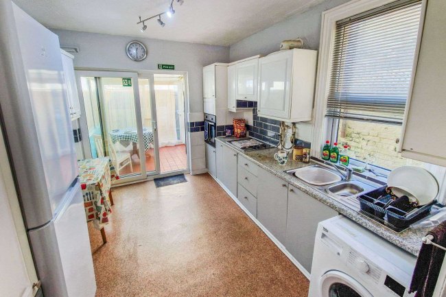 5 Neville Road, Eastbourne, East Sussex, BN22 8HR 3