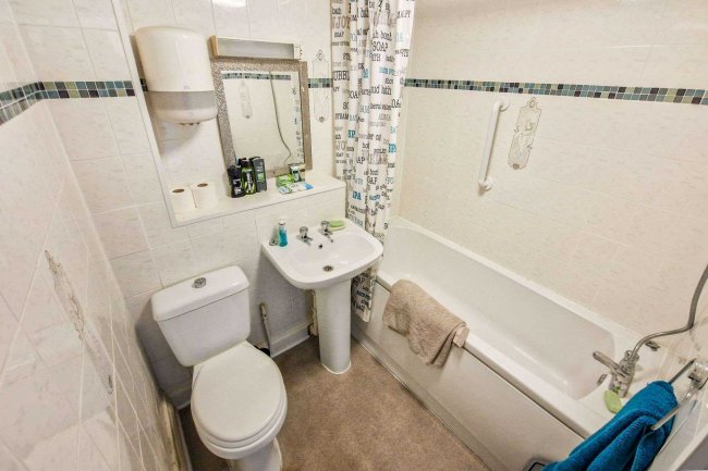 5 Neville Road, Eastbourne, East Sussex, BN22 8HR 3