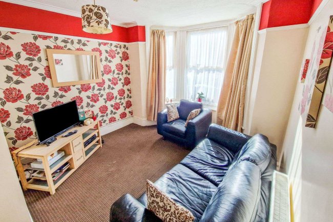 5 Neville Road, Eastbourne, East Sussex, BN22 8HR 3