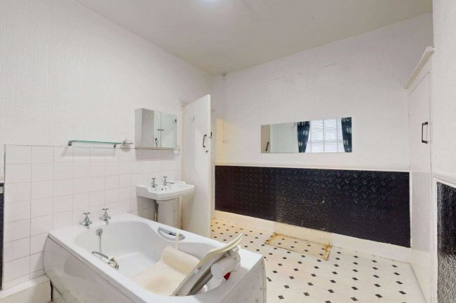 9 Wilton Square, Islington, London, N1 3DL 7